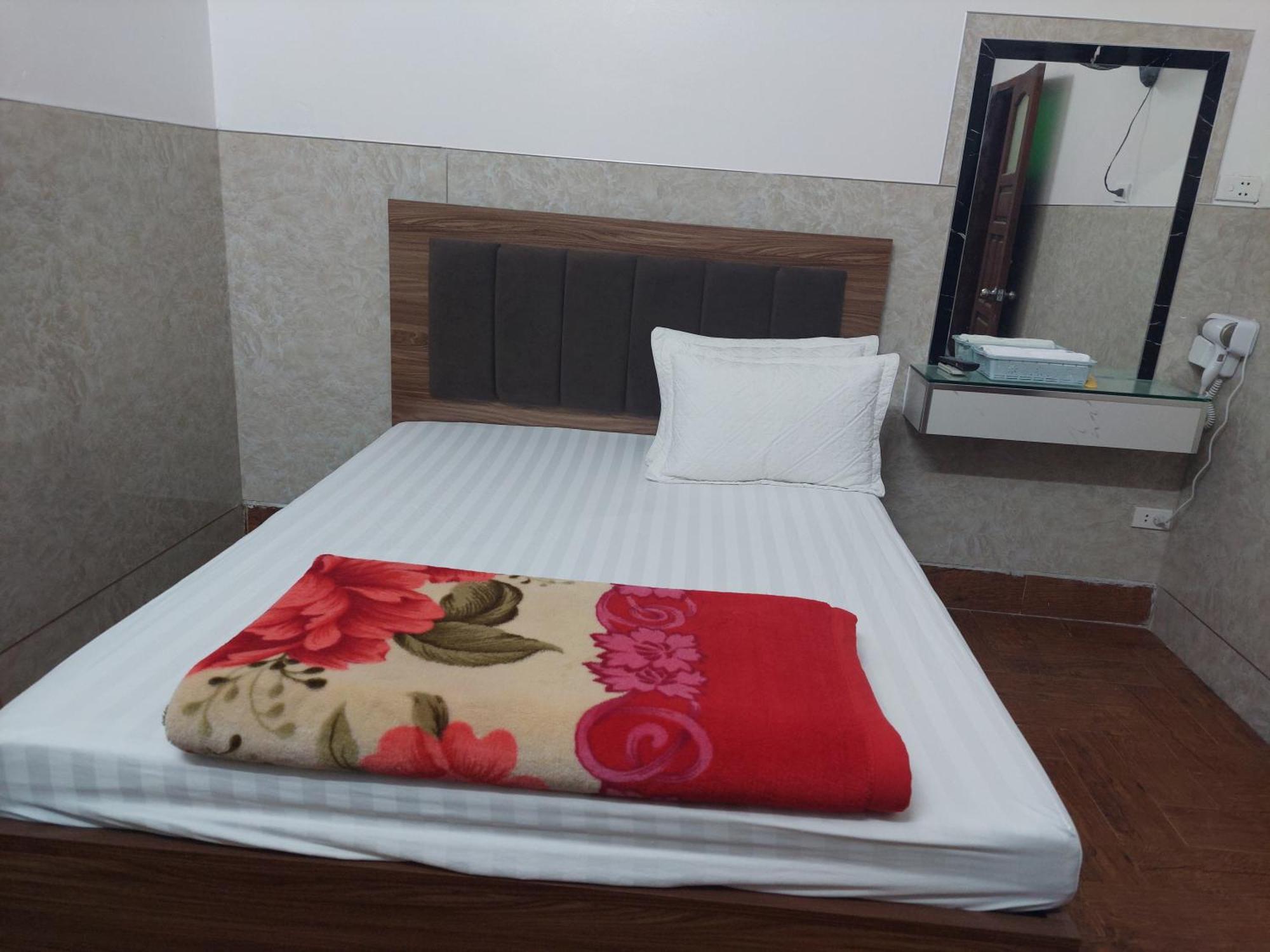 Nha Nghi Sao Mai 2 Hotel - Hanoi — Photos 1